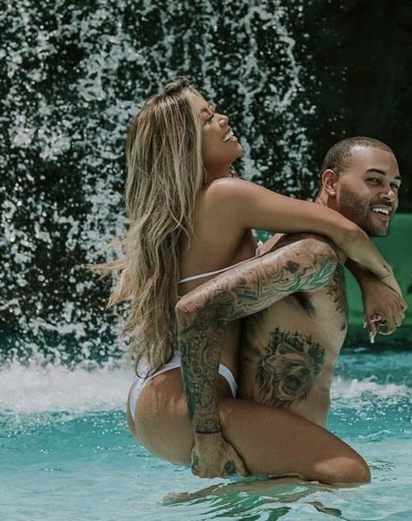 Liane V porn actress image