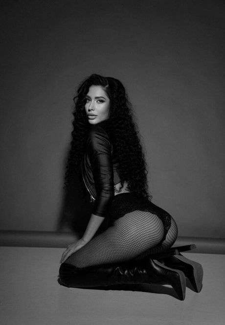 your sweet mari model naked galleries