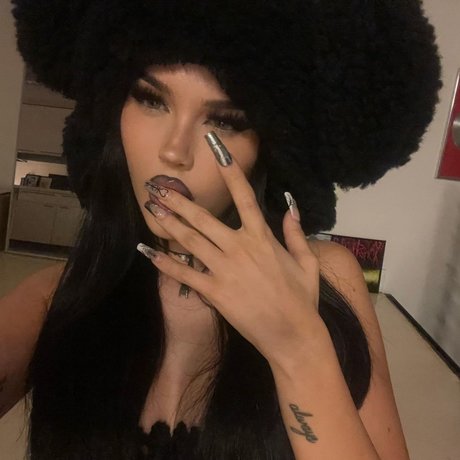 Maggie Lindemann high quality actress images