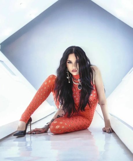 Maggie Lindemann pornographic star pics