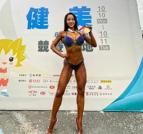 Hot Emma high quality model archive