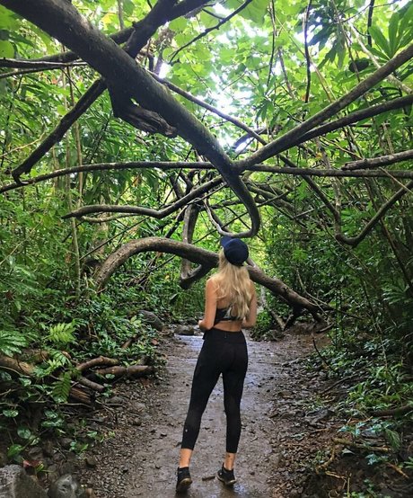 Megan Aisoff model perfect picture