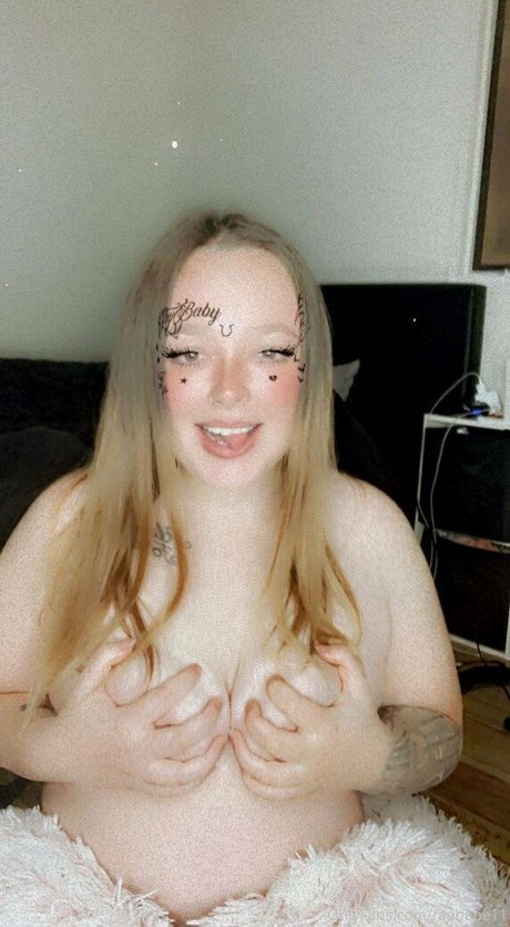 raebabe11 model exclusive pictures