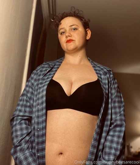 hunnybeesarecool actress pics