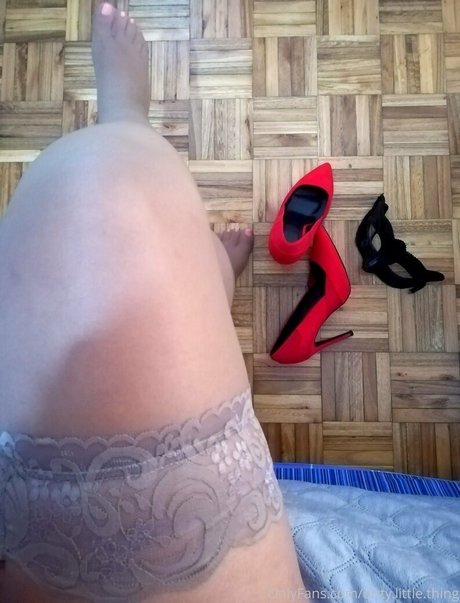 dirty little thing sexy model pic