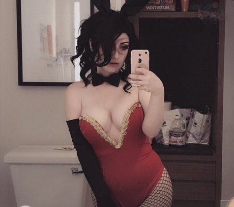 Cheshsmiles nude model image