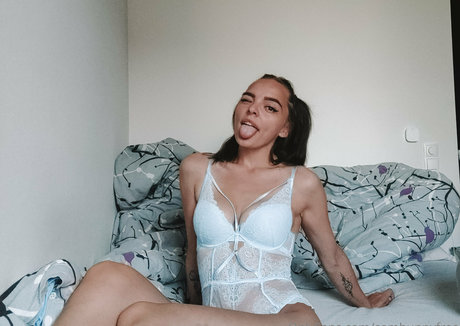 sambunnyfree nude actress img