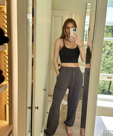 Rosie HW_ nude pornstar pictures