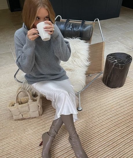 Rosie HW_ exclusive model pics