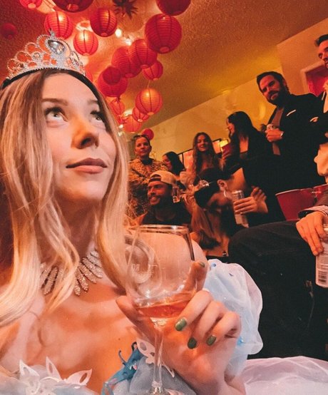 Hazel Hayes nude pornstar pictures