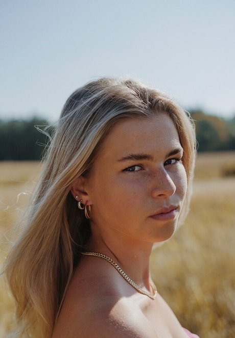 Mynte Muse model hd gallery