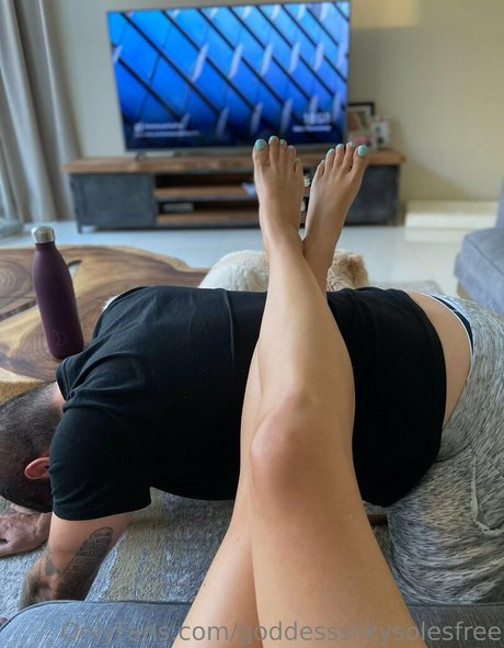 goddesssilkysolesfree star nude photos