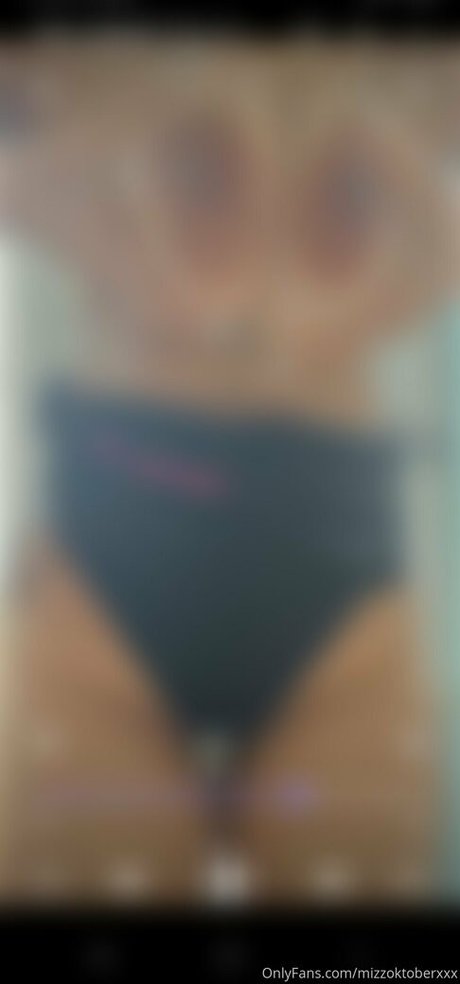 mizzoktoberxxx naked star photo