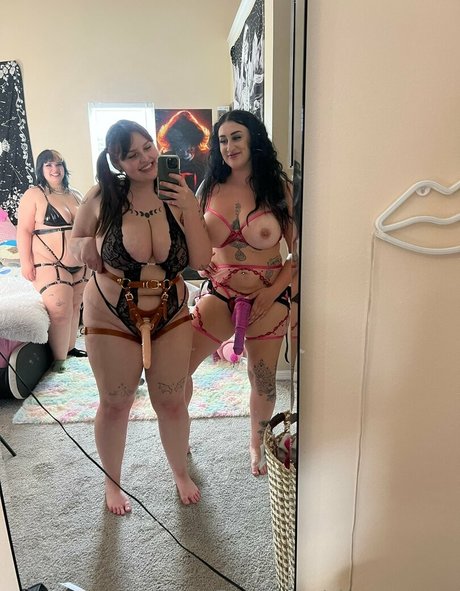 cheyennecc hot actress pics