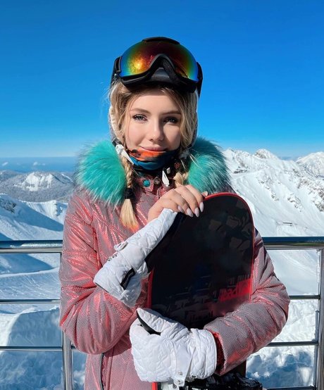 teen asian onlyfans free nude images