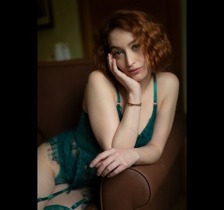 Ely Mango free actress photo