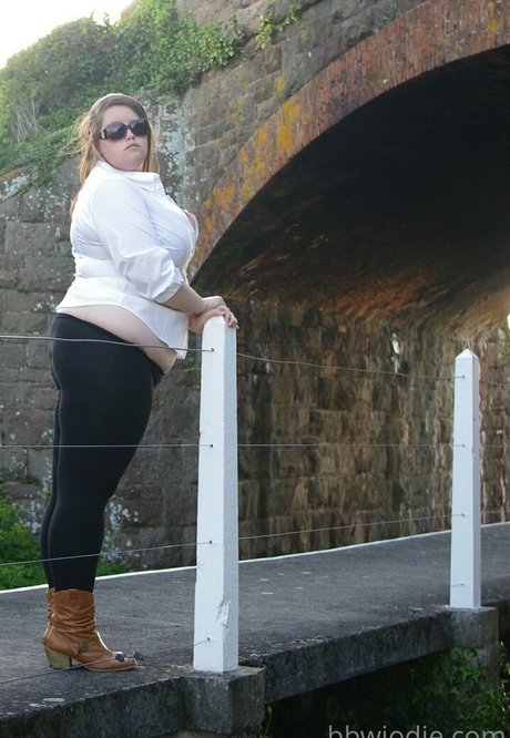 bbwjodie hot model pictures