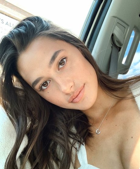 carlieauszler sexy model img