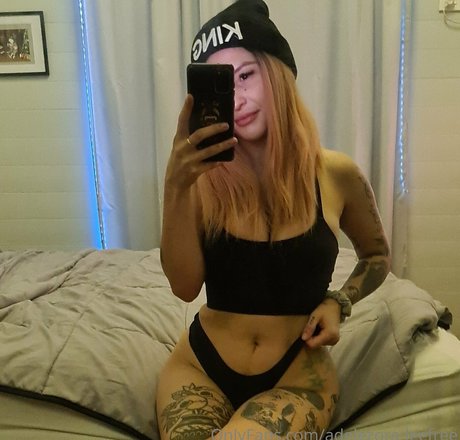 adelezora leefree model erotic pictures