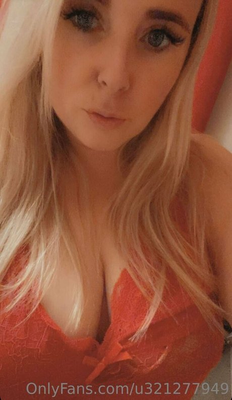 pregnant nude onlyfans porn image