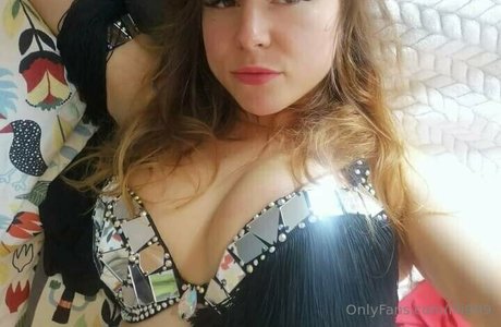 lili999 xxx model img