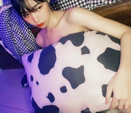 nahaneulll naked actress pictures