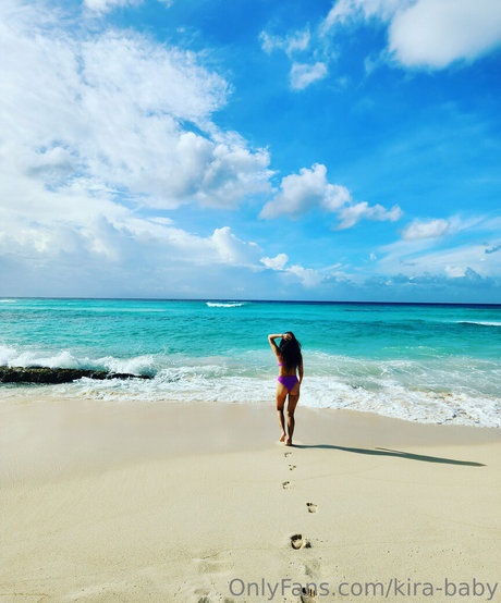 Akira Love art actress pictures