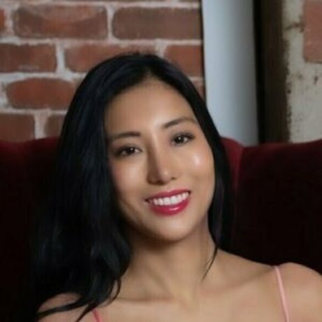 Akira Love nice actress pictures