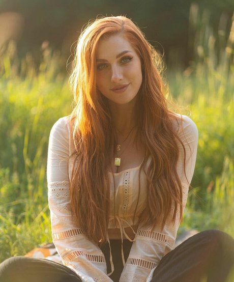 Lara Loft star pornographic galleries