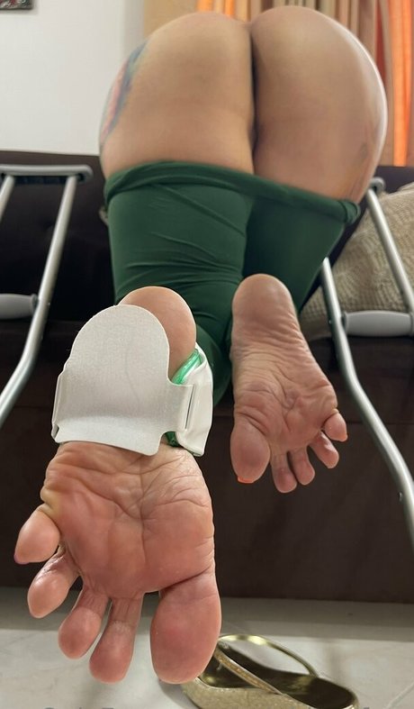 yelahia gfree porn model photo