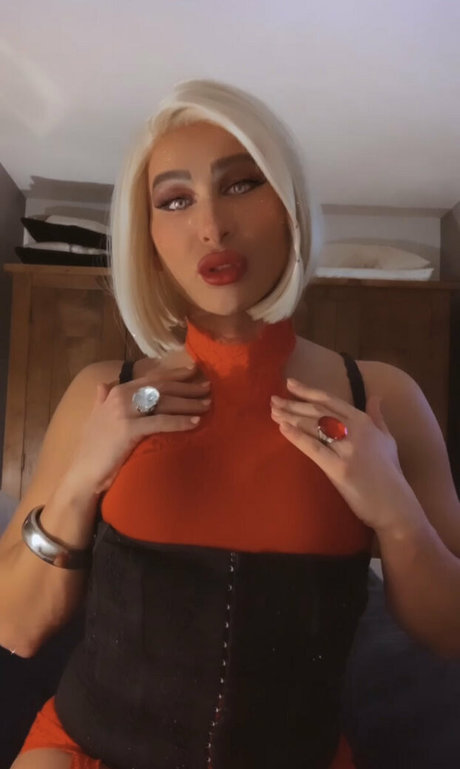 missjizzelle pornstar erotic picture