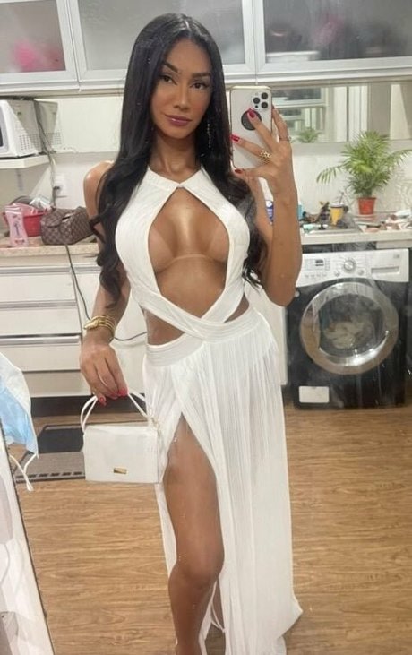 Amanda Pavanelli star hot photo