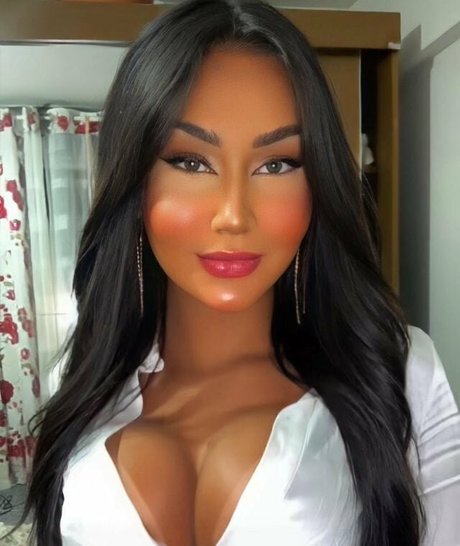 Amanda Pavanelli star best picture