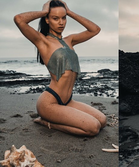 Liora Lapointe model pretty photos