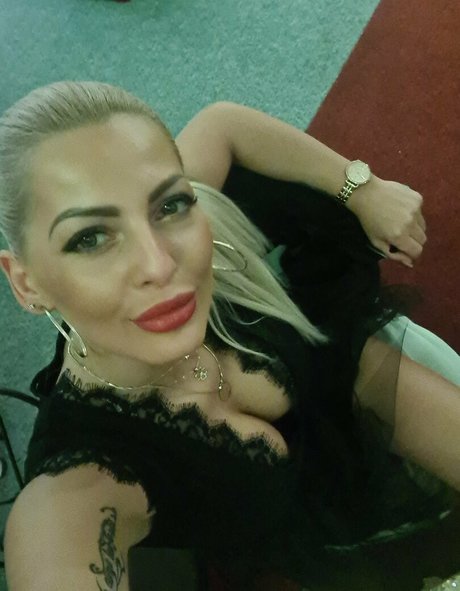 emmie six top actress gallery