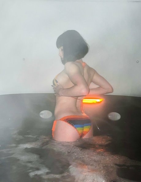 chloehodgson model sexy images