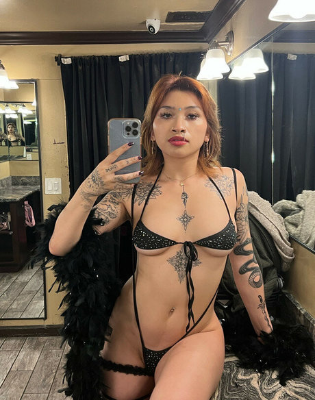 VenusMatrix pornstar sex photos