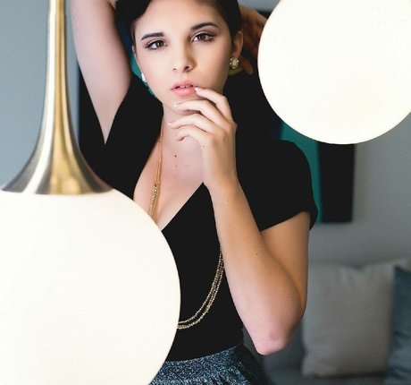 Chelsie Deville star pretty pictures