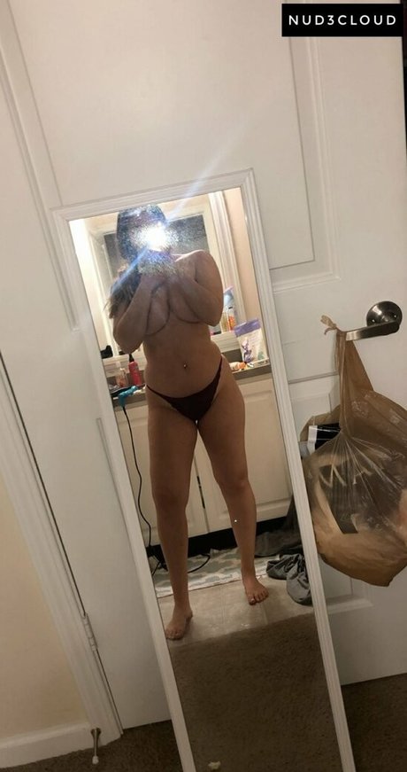 Leila Saltzman sexy actress images