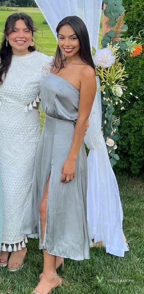 Iscely Antoriano art model gallery