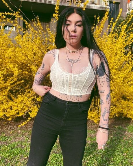 Ready To Glare adult model archive