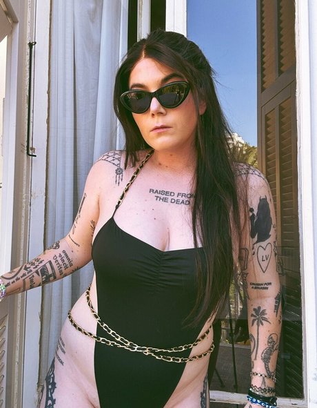 Ready To Glare model exclusive gallery