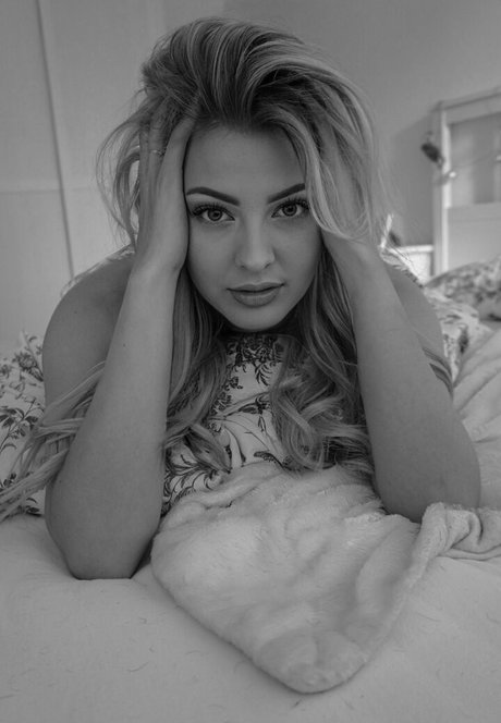 skinny babe onlyfans nude img