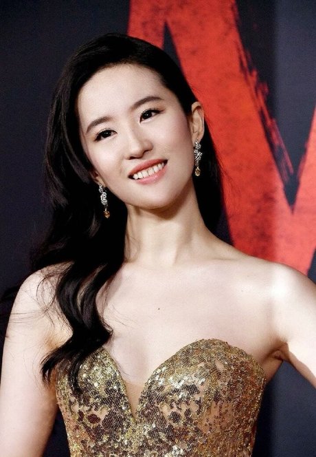 Liu Yifei pornstar exclusive gallery