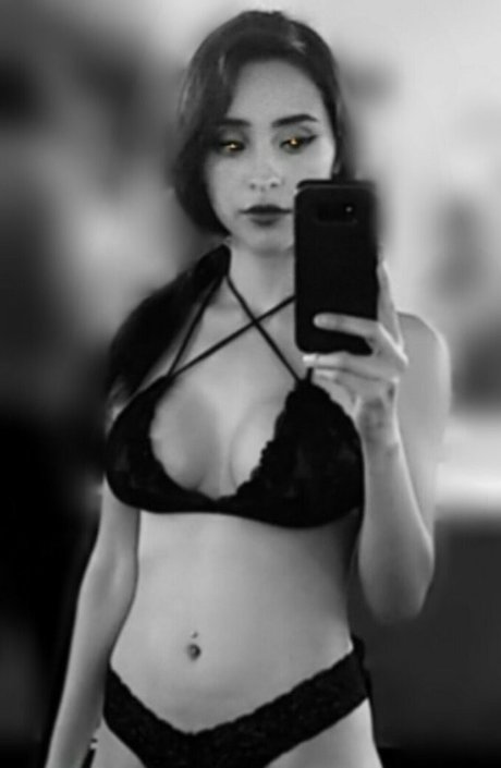 YukiValentine star naked gallery