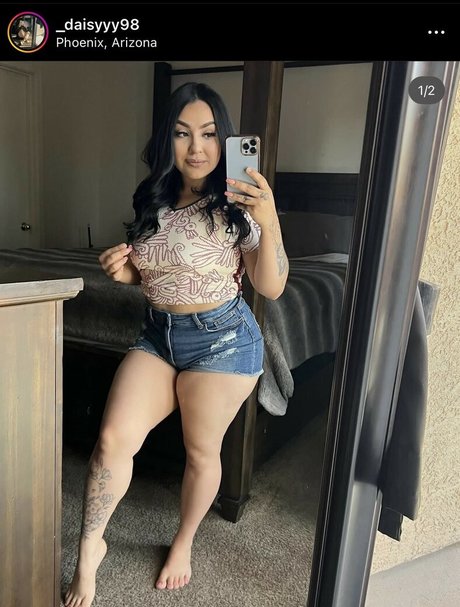 _daisyyy98 porn model archive