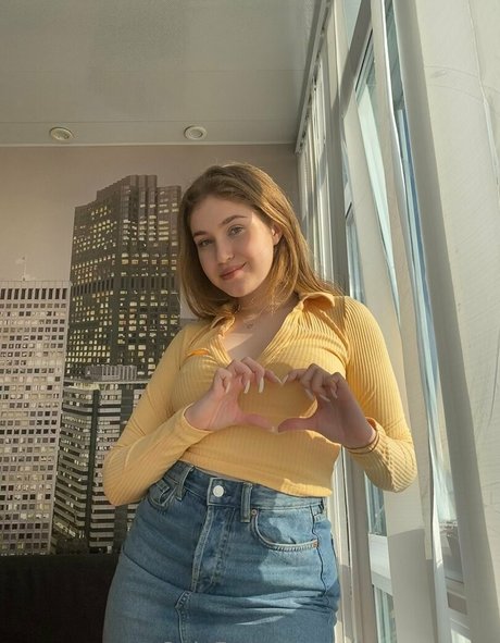 blonde shemale onlyfans free nude images