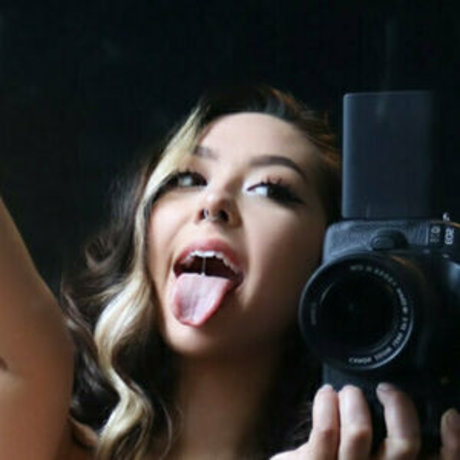 amberavenuefree model top photos