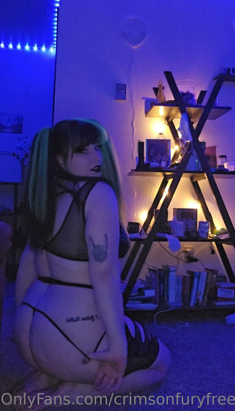 crimsonfuryfree model top pictures