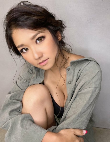 erikamoka nudes model photos